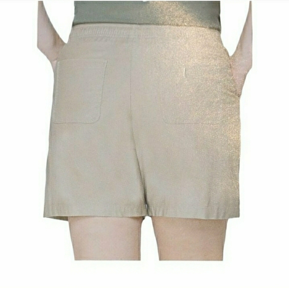 Tahari Shorts In Size XL Tan - Picture 3 of 4